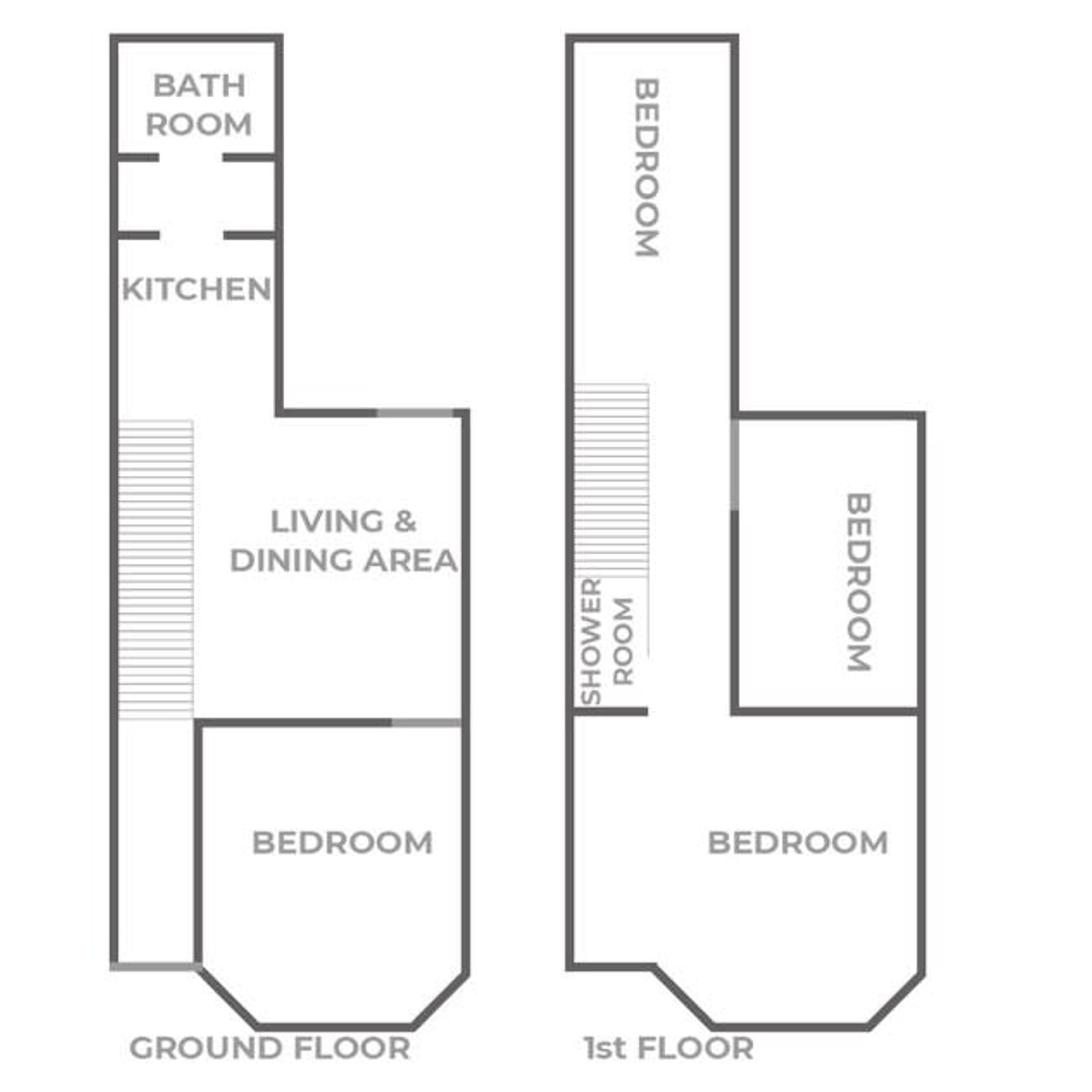 Planta baixa amb pis superior. La planta baixa inclou un bany, cuina, sala d'estar i menjador, i dues habitacions. El pis superior té un bany amb dutxa, una habitació i una altra habitació.
