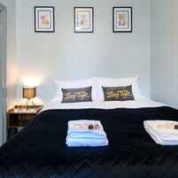 Apartment | 4 bedrooms, iron/ironing board, Internet