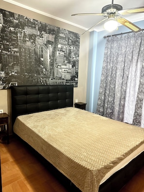 3 chambres, fer et planche à repasser, Wi-Fi, draps fournis