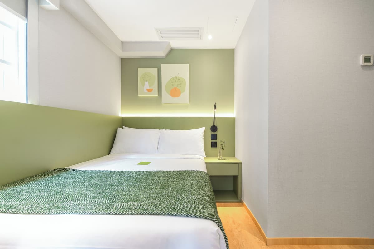 In-room safe, desk, blackout drapes, free WiFi