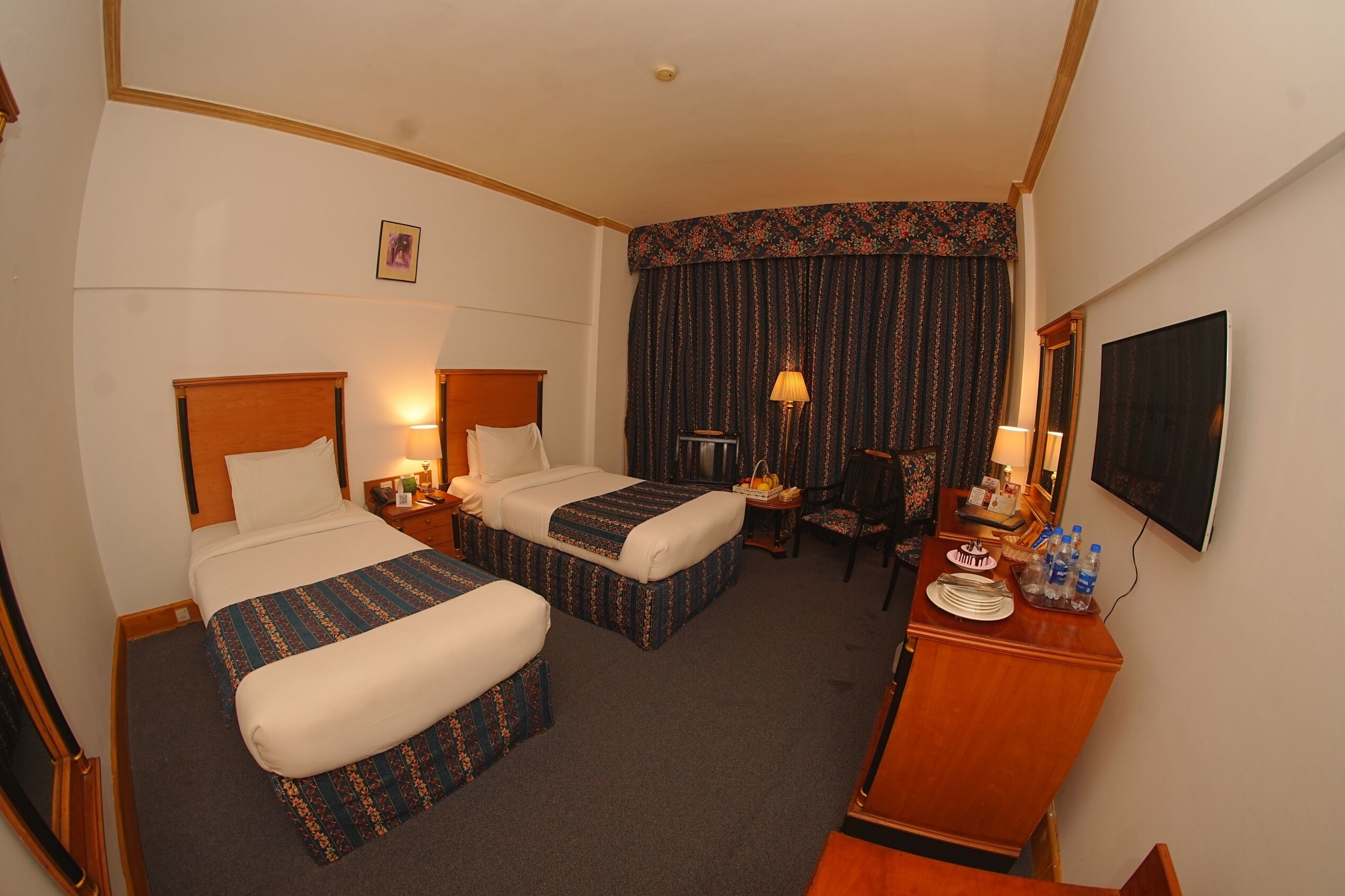 Royal Plus Triple (King / Twin with extra mattress) | Desk, laptop workspace, soundproofing, free WiFi