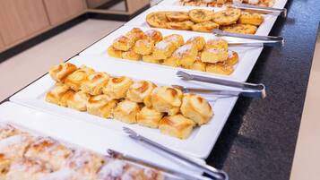 Petit déjeuner buffet compris tous les jours