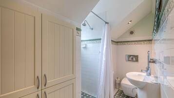 Shower, towels, soap, shampoo