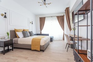 Premium bedding, memory-foam beds, in-room safe, individually furnished - Rhome Vatican Rooms (Rome)