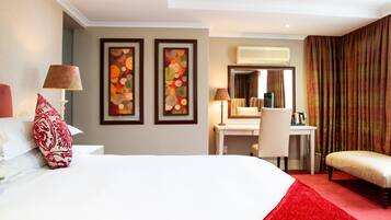 Quarto executivo | 1 quarto, roupas de cama premium, edredons de pluma, frigobar