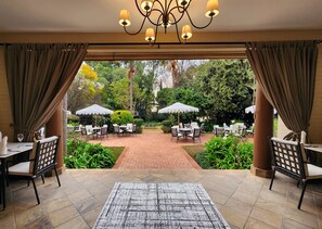 Restaurant - 10 2nd Avenue Boutique Hotel by Dream Resorts (Johannesburg)