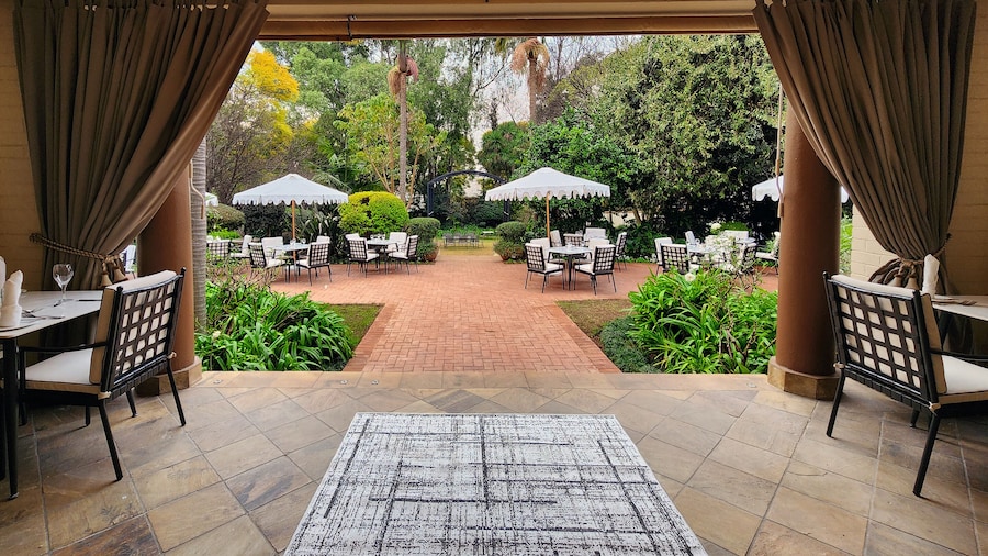 10 2nd Avenue Houghton Estate
