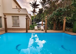 Outdoor pool, sun loungers