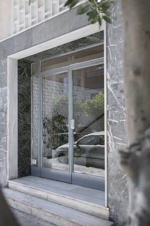 Property entrance - Deluxe Apartment in Kallithea  (Kallithea)