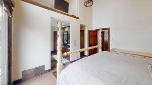 3 bedrooms, iron/ironing board, WiFi (free), bed sheets - Kayenta 7-Curate Telluride, Perfect SkI In/Out, Lift 4, Hot Tub, Fireplace (Mountain Village)