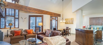 Kayenta-Legend House by Curate Telluride-Perfect SKI In/Out, Lift 4, Hot Tub