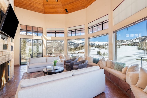 Singletree-Paragon by Curate Telluride-Pickleball, Pool Tbl, Hot Tub, Ping Pong