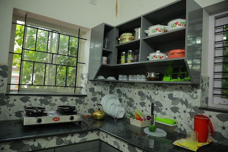 Apartment | Private kitchen | Fridge, microwave, oven, electric kettle