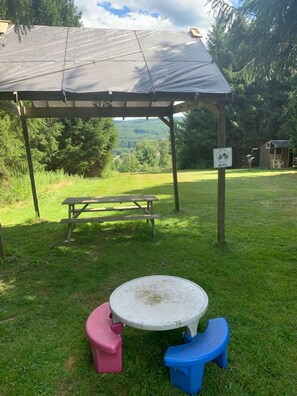 屋外ダイニングエリア