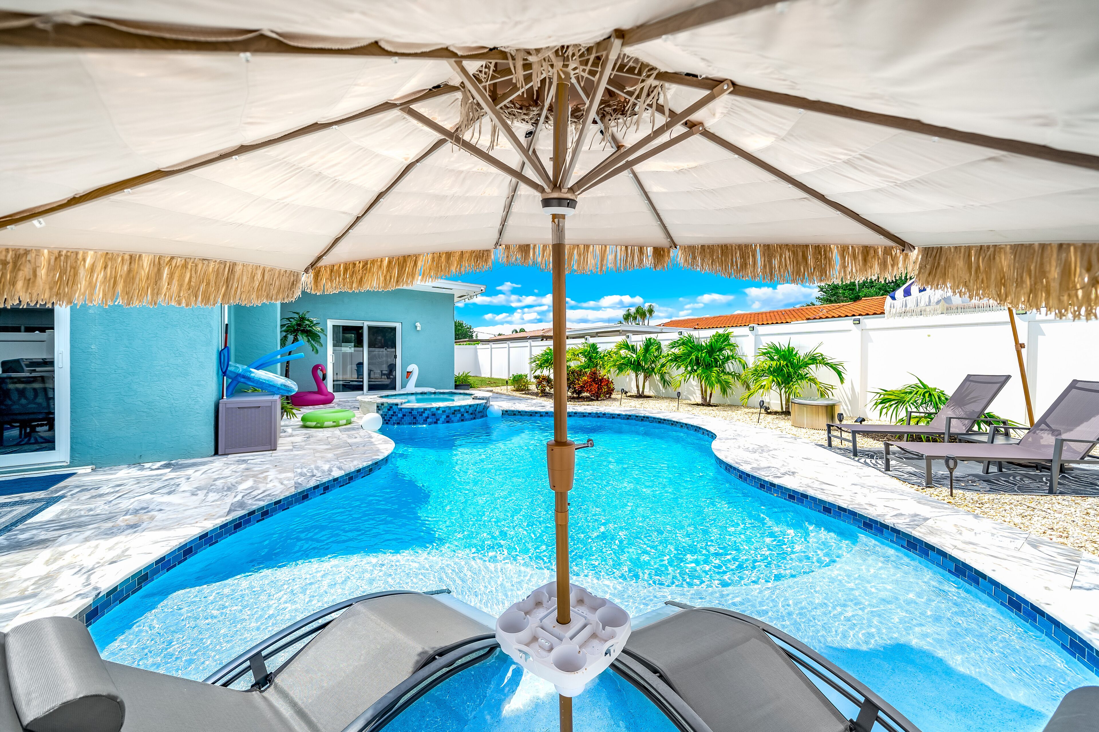 Piscina all'aperto, una piscina riscaldata