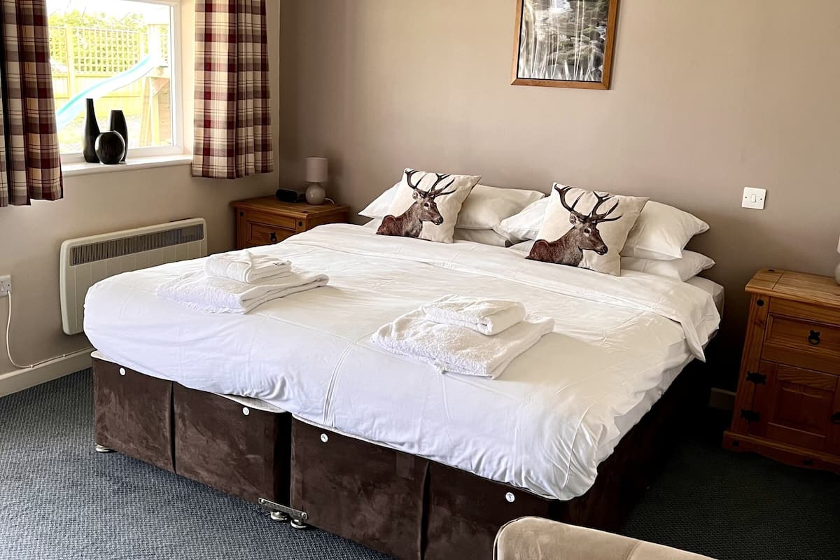 Superior Double Room, Accessible, Private Bathroom | Blackout drapes, soundproofing, iron/ironing board