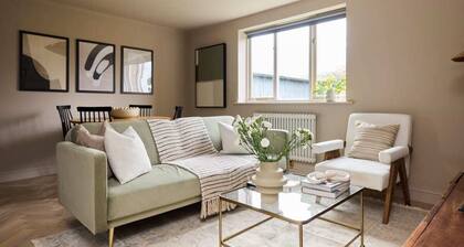 The Twickenham Wonder - Lovely 1bdr Flat With Parking