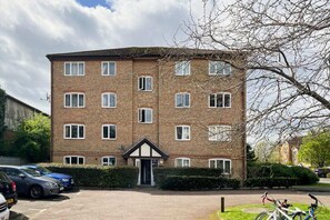 Exterior - The Twickenham Wonder - Lovely 1bdr Flat With Parking (Twickenham)