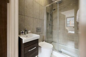Apartment (2 Bedrooms) | Exterior