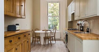 The Fulham Town House - Spacious 4BDR House with Garden