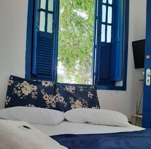 6 chambres, fer et planche à repasser, Wi-Fi, draps fournis