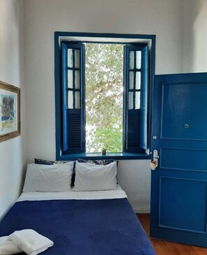 6 habitaciones, tabla de planchar con plancha, wifi y ropa de cama 