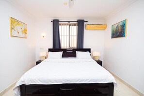 3 chambres, fer et planche à repasser, Wi-Fi, draps fournis