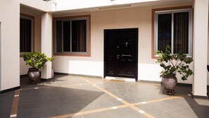 Exterior detail - Stay Play Away Residences - 3 bed, Airport Residential, Accra (Accra)