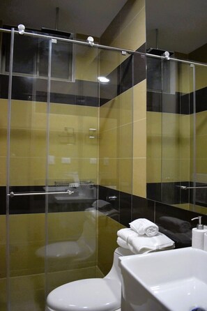 ヘアドライヤー、タオル、トイレットペ�ーパー