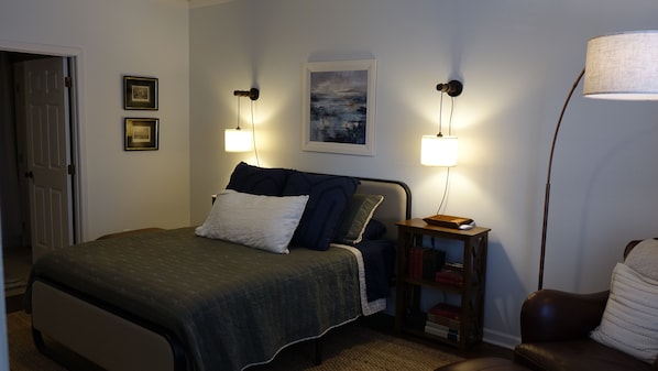 3 bedrooms, desk, iron/ironing board, free WiFi