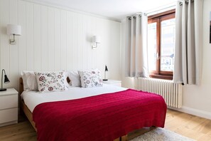 5 quartos, ferros/tábuas de passar roupa, Wi-Fi, roupa de cama