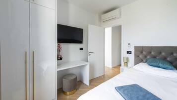 Iron/ironing board (on request), WiFi (free)