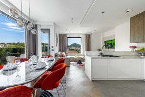 Flat-screen TV - Rausion Luxury Apartments (Dubrovnik)