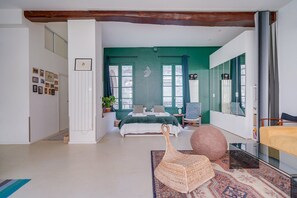 1 bedroom, desk, iron/ironing board, Internet