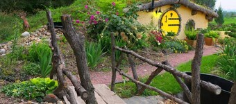 Covington Hobbitlike Cottage