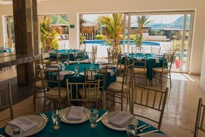 Free daily buffet breakfast  - Hotel Resort Del Café (Manizales)