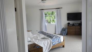 2 habitaciones, tabla de planchar con plancha, wifi y ropa de cama