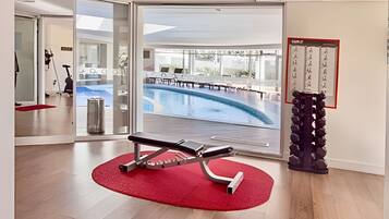 Apartment | Pool | Indoor pool, seasonal outdoor pool