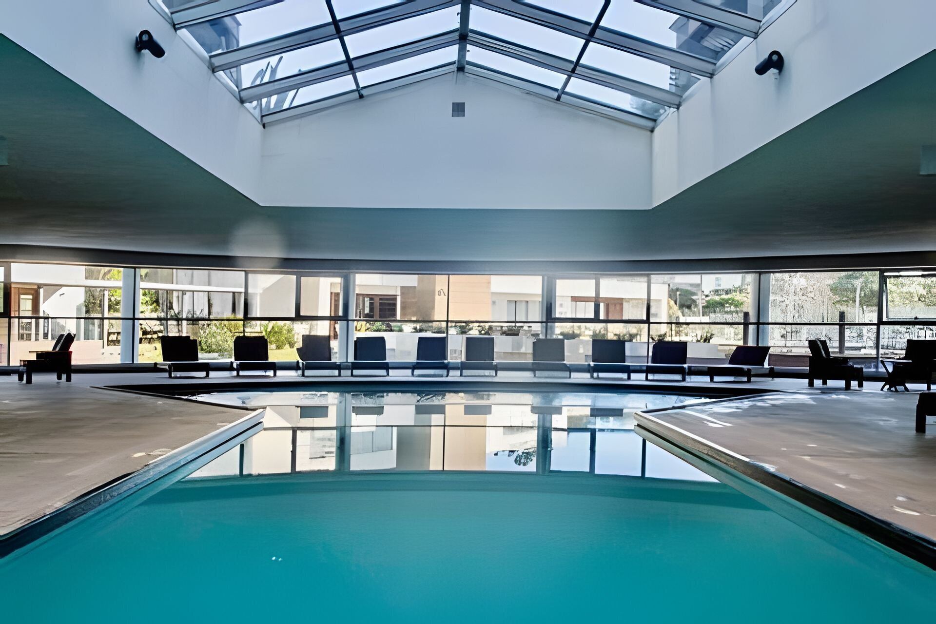 公寓 | 泳池 | 室内游泳池，季节性开放的室外游泳池