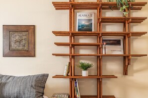 Interior - Serene mountain view retreat with a deck & washer/dryer - close to the lifts (Girdwood)