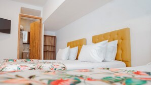 Basic Triple Room | Soundproofing, WiFi (free) - Hotel Encanto (Manizales)