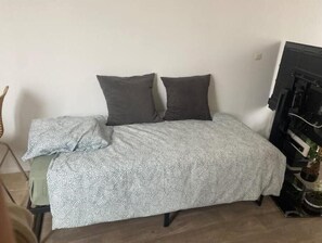 1 chambre, accès au Wi-Fi (inclus), literie fournie