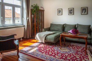 City Apartment | Living area