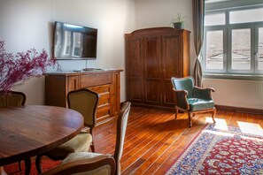 ทีวี 50 นิ้ว พร้อมช่องทีวีพรีเมียม