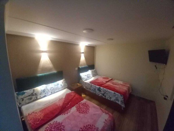 Caja de seguridad en la habitación y decoración personalizada 