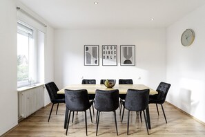 Dining - Deluxe Flat | PS4 | Parken | Netflix | Zentral (Bendorf)