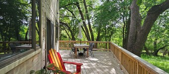 Family-Friendly Retreat on Julia Street - Explore Okoboji from Your Doorstep