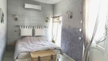 2 bedrooms, iron/ironing board