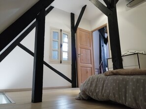 2 slaapkamers, een strijkplank/strijkijzer