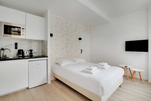 Premium bedding, individually decorated, individually furnished - Résidence Paris MORET (Paris)